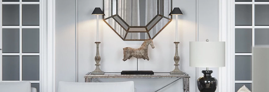 0nastolnye lampy v forme podsvechnika.webp